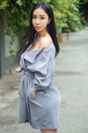 在丈面前被多人侵犯
